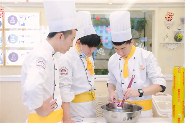 走进欧米奇丨制造甜蜜浪漫的课堂是怎样的?